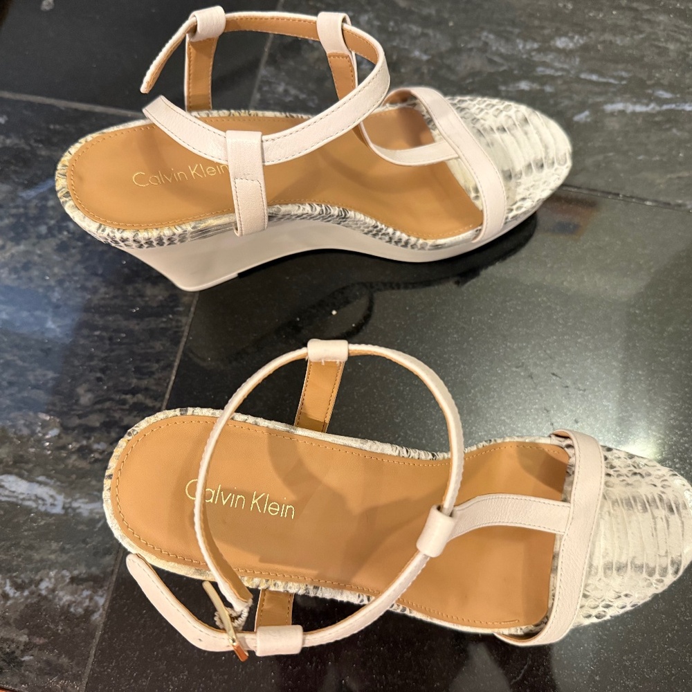 Woman Sandals- Calvin Klein- Size 8